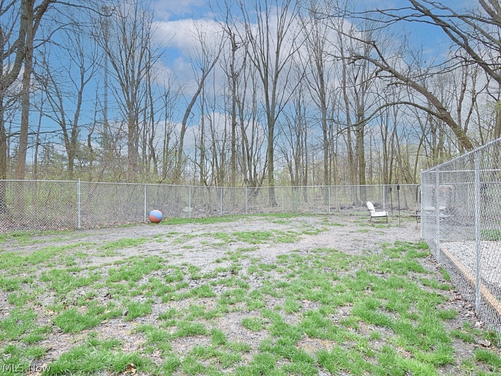 Smith Realty Company's Roundho - Residential