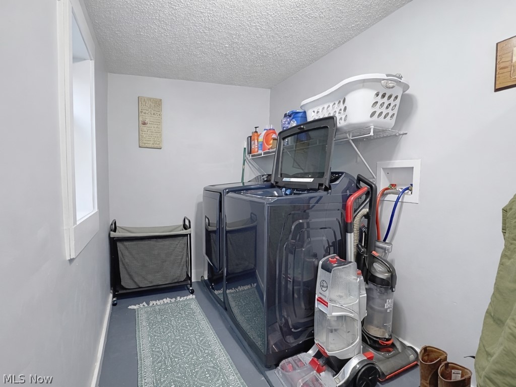 Smith Realty Company's Roundho - Residential