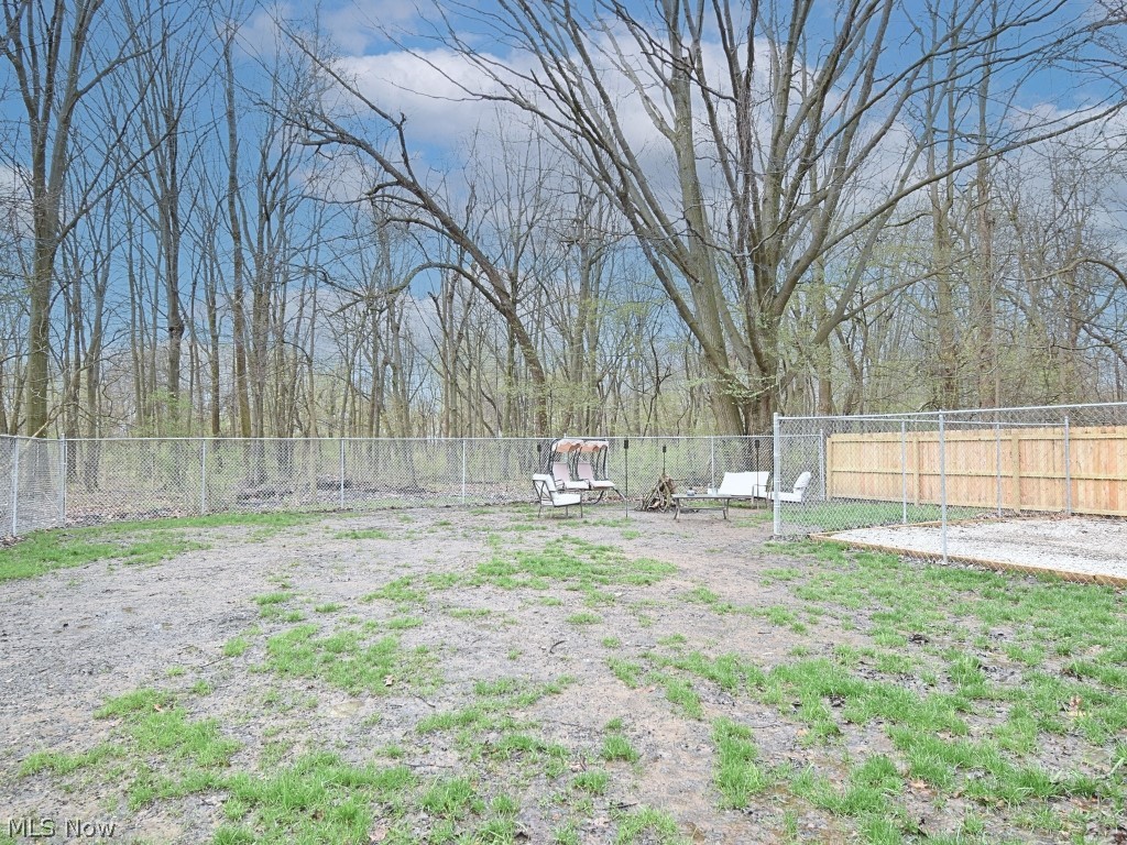 Smith Realty Company's Roundho - Residential