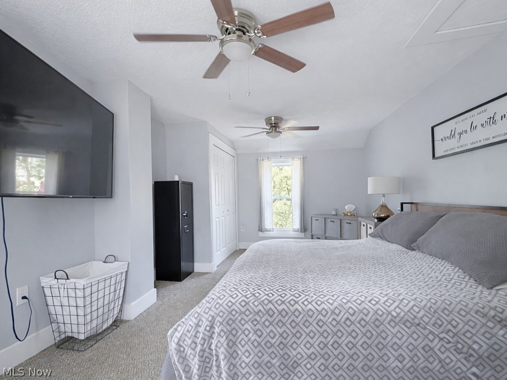 Smith Realty Company's Roundho - Residential