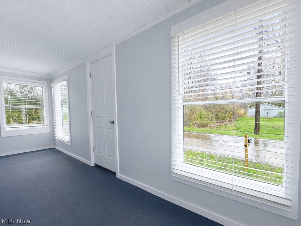 Smith Realty Company's Roundho - Residential