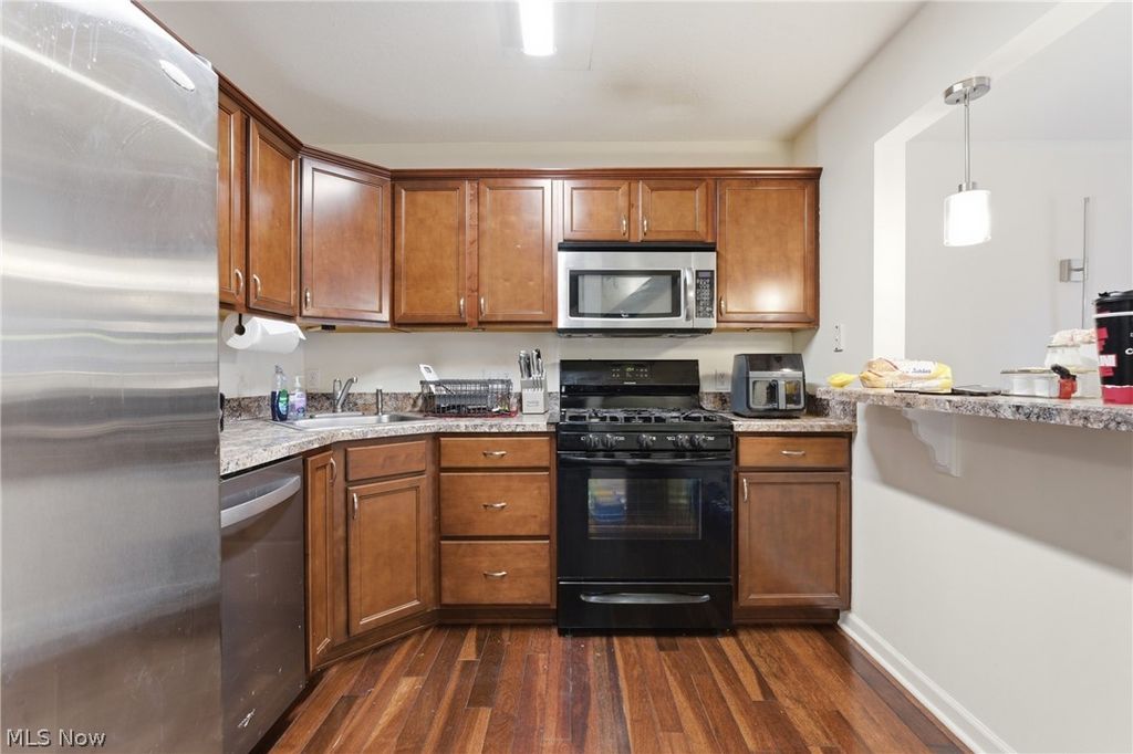 Photo of 1101 Meadow Run, Copley, OH 44321 (MLS # 5193308)