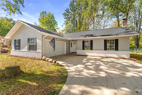 Homes For Sale - 8454 Glenbrook Drive<br/> Cuyahoga County, Olmsted Twp, OH 44138
