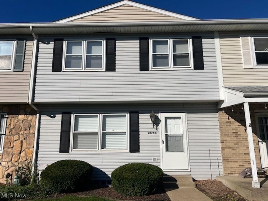 Come see this 3-bedroom, 1-bath townhome in Uniontown, Ohio!
This home features LVT flooring throughout the main level and a large kitchen equipped with stainless steel appliances—perfect for cooking and entertaining. The spacious layout offers comfortable living areas and plenty of natural light.
Whether you’re looking for your first home or a great investment opportunity, this townhome is move-in ready and conveniently located near shopping, dining, and major highways.
Schedule your showing today before it’s gone!