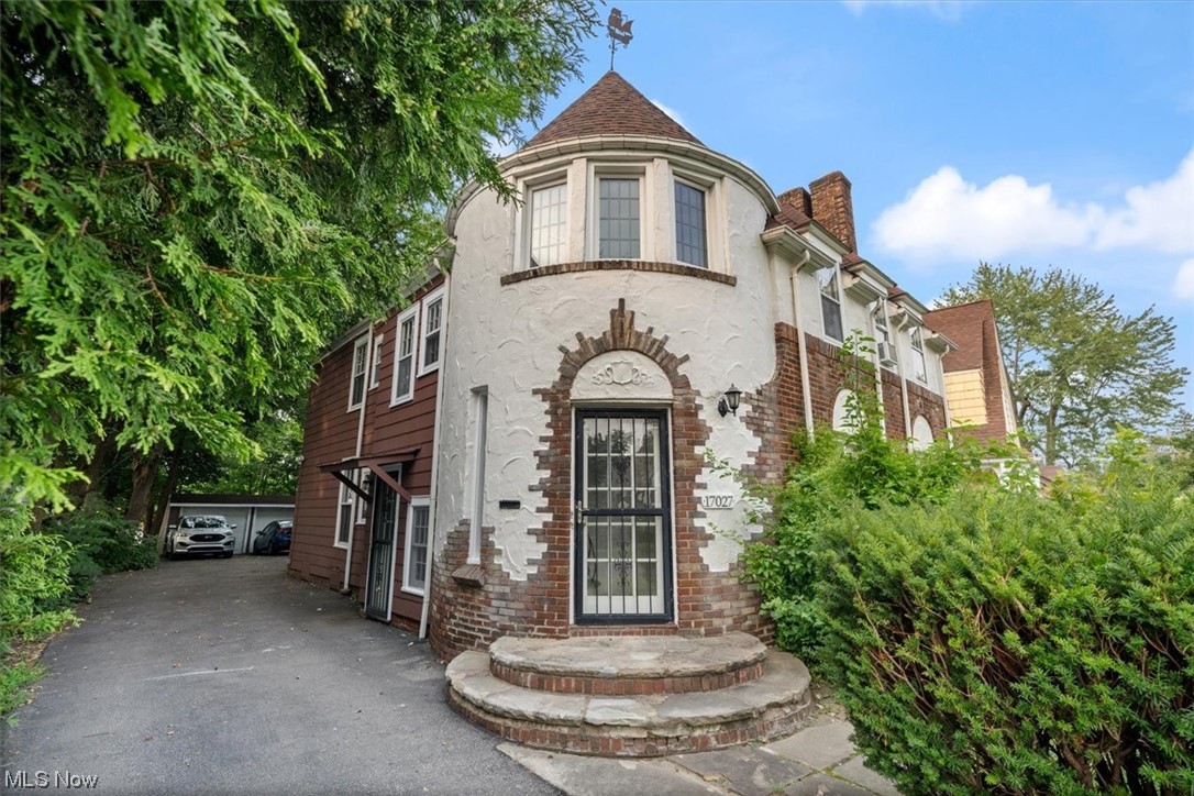 Vans - Residential Income