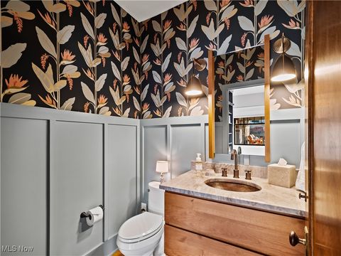 Tiny photo for 17788 Edgewater Drive, Lakewood, OH 44107 (MLS # 5185204)