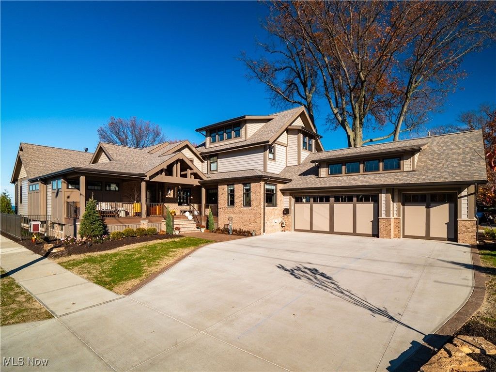 Photo of 17788 Edgewater Drive, Lakewood, OH 44107 (MLS # 5185204)