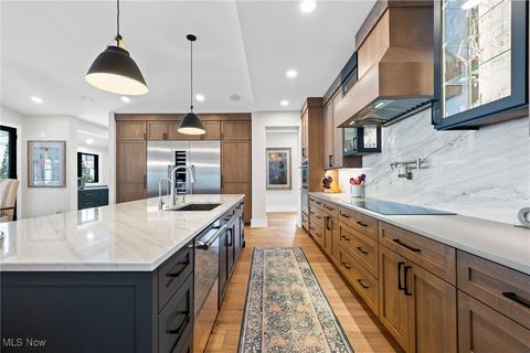 Tiny photo for 17788 Edgewater Drive, Lakewood, OH 44107 (MLS # 5185204)