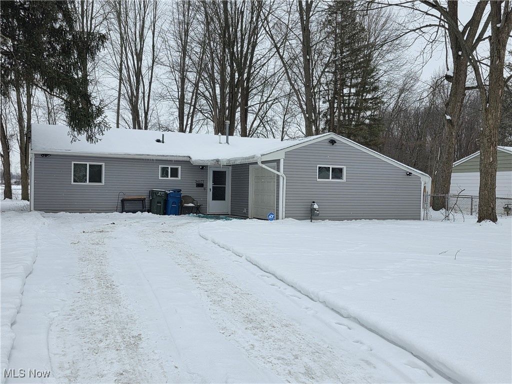 Photo of 34577 W Point Drive, North Ridgeville, OH 44039 (MLS # 5183588)