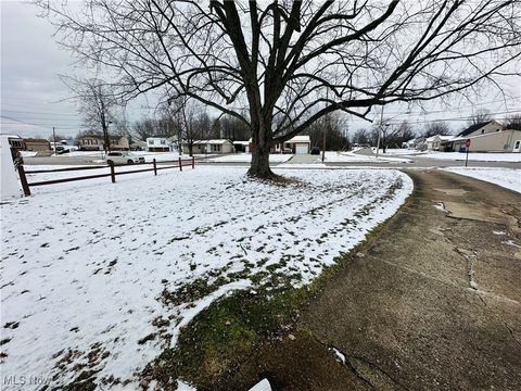 Tiny photo for 5604 Colgate Avenue, Austintown, OH 44515 (MLS # 5176634)