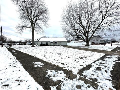 Tiny photo for 5604 Colgate Avenue, Austintown, OH 44515 (MLS # 5176634)