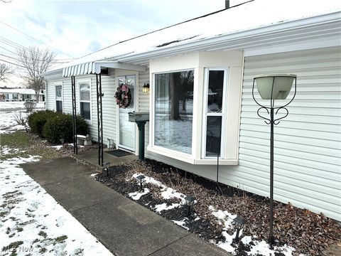 Tiny photo for 5604 Colgate Avenue, Austintown, OH 44515 (MLS # 5176634)