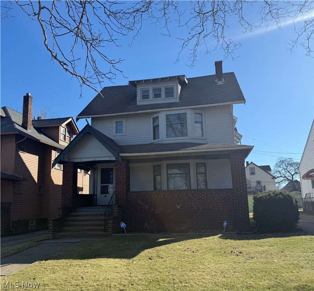 Photo of 3123 West Boulevard, Cleveland, OH 44111 (MLS # 5191858)