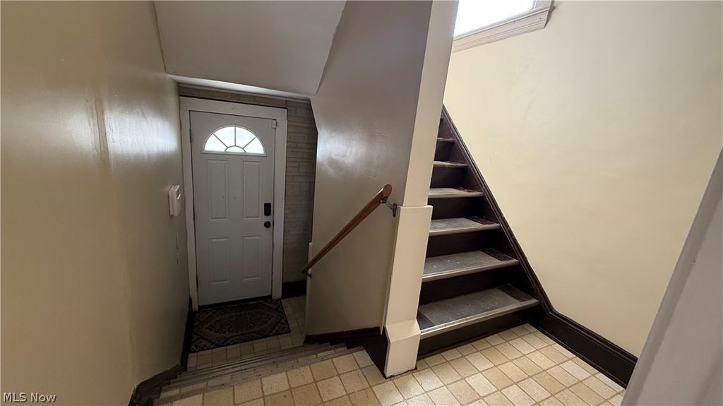 Photo of 3123 West Boulevard, Cleveland, OH 44111 (MLS # 5191858)