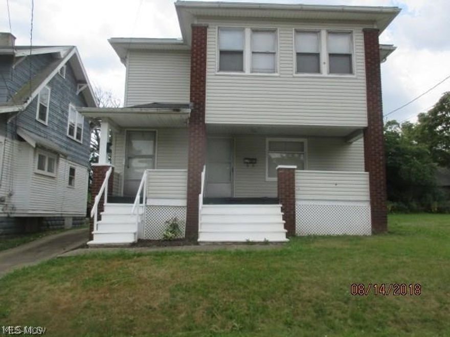 Upper half of a duplex. Rent is $425/month plus all utilities. Security deposit and first months rent due when signing lease. All utilities must be placed in tenants name and tenant must obtain renters insurance.