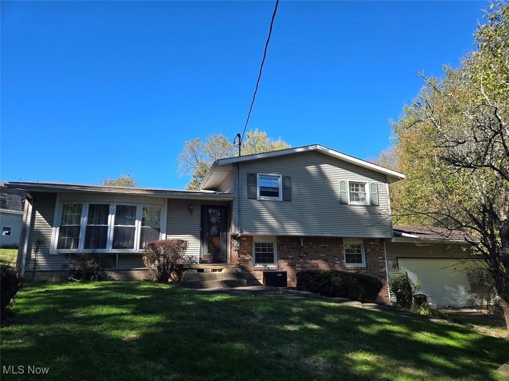 Photo of 7011 Kensington Road NE, Carrollton, OH 44615 (MLS # 5168595)
