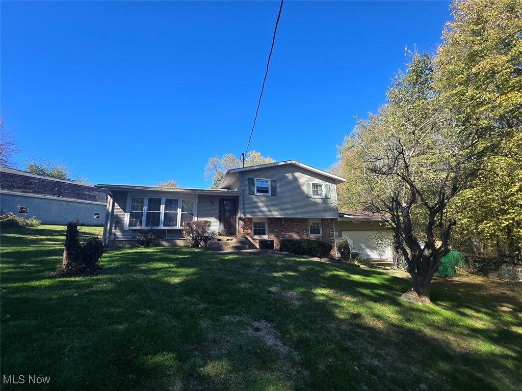 Photo of 7011 Kensington Road NE, Carrollton, OH 44615 (MLS # 5168595)