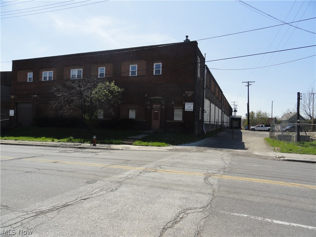 Approx. 33,000+-square foot building, 25,000. ground floor, co-ray vac-heat, 2 loading docks and 1 street level drive in door, second floor approx. 8,000 ft.
with 5 offices and a small kitchen area, with newer HVAC, also has 4 10X10 storage rental units, 16/26+- ceilings. 440 electric.
Between Noble/Woodworth and St. Clair.