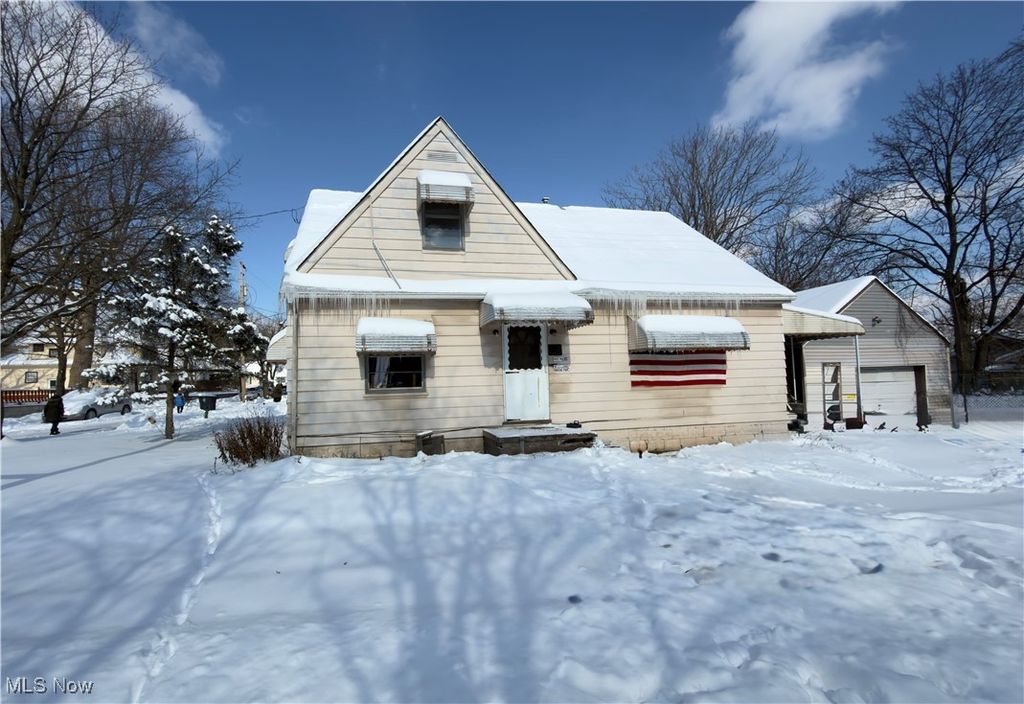 Photo of 35 E Burns Avenue, Akron, OH 44310 (MLS # 5184145)