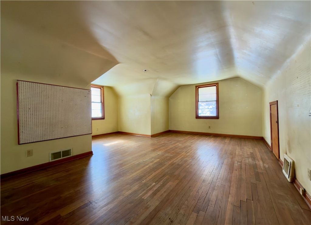 Photo of 35 E Burns Avenue, Akron, OH 44310 (MLS # 5184145)