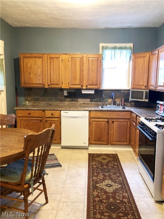 Smiths Sub/Bl 32 - Residential Lease