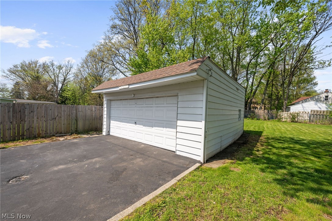 Walter H Telling Green Road Su - Residential