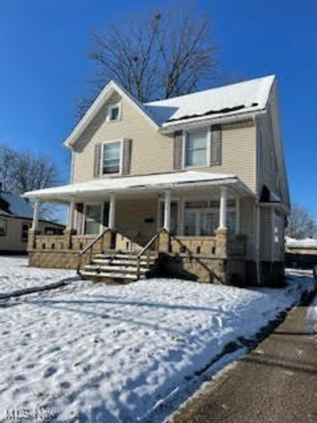 Photo of 212 S Schenley Avenue, Youngstown, OH 44509 (MLS # 5175612)