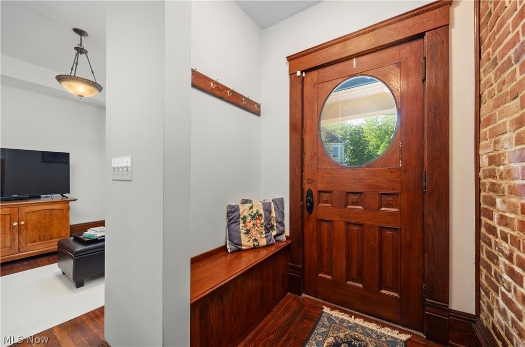 Photo of 7512 Franklin Boulevard, Cleveland, OH 44102 (MLS # 5206276)
