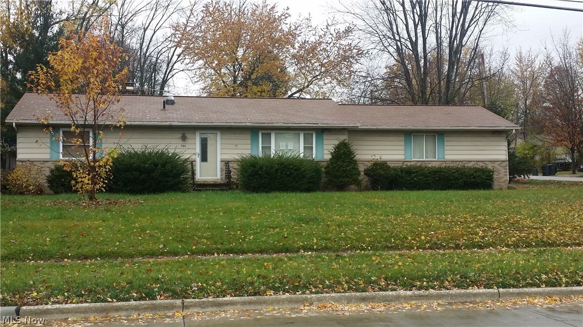 This roomy ranch located on a corner lot has some updates but is still in need of some repairs. The home has a lot to offer. Updates include Ohio State waterproofing in 2001, Medina Glass Block windows in the basement, Roof replaced in 2007, Leaf guard on gutters in 2006, New furnace and AC in 2010.