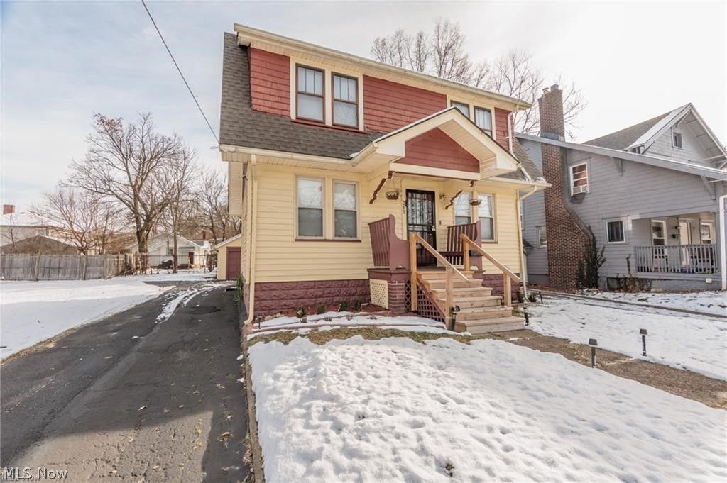 Photo of 261 Madison Avenue, Akron, OH 44320 (MLS # 5208963)