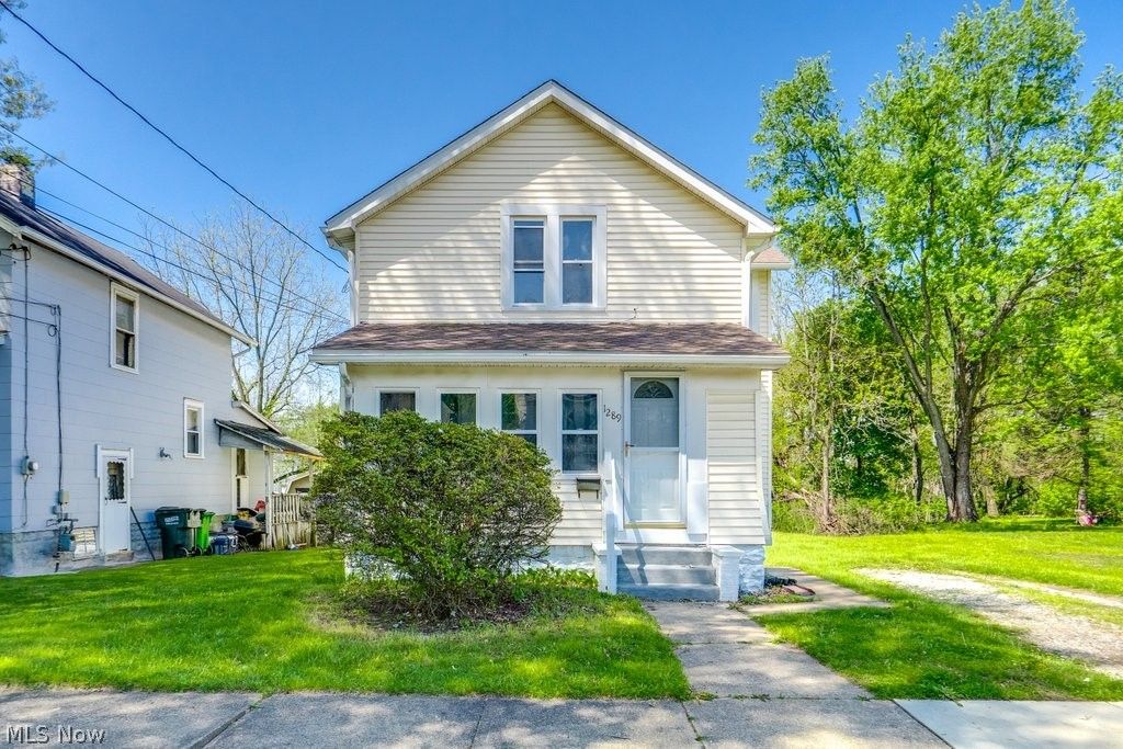 Photo of 1289 13th Street SE, Massillon, OH 44646 (MLS # 5206718)