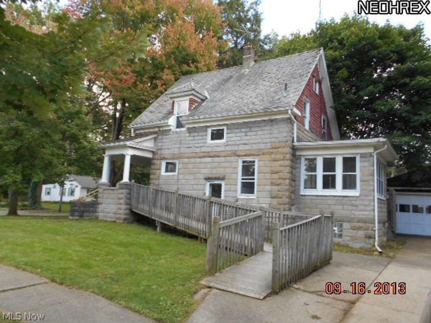 3 bedroom stone colonial on a corner lot in Medina. Street is a great location. With the right buyer and the right loan program this home could be a great start for a family looking to live near the square. Fannie Mae Homepath Property.  Contact listing agent for more info. Purchase this property for as little as 5% down! This property is not approved  for HomePath and Homepath Renovation Mortgage Financing.