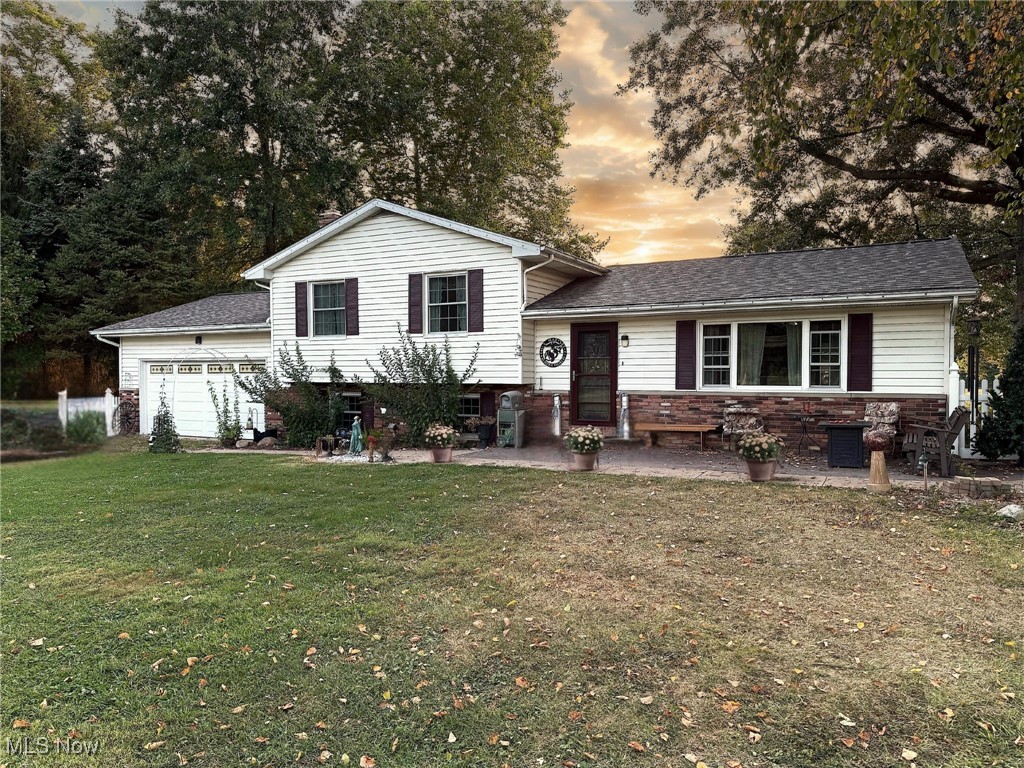 **Spacious 4-Level Split Home on Nearly 8 Acres with Pond and Detached Outbuilding**
Situated on nearly 8 acres of picturesque land, this beautifully maintained 4-level split home offers the perfect combination of modern living and peaceful country life. With 4 bedrooms, 2 full baths, and a wealth of unique features, this home is ideal for families, nature lovers, or those seeking space and privacy. As you enter, you'll be welcomed by a bright and open main level with a large living area that seamlessly flows into a dining room and kitchen, creating an inviting atmosphere for both everyday living and special gatherings. The upper level features 3 well-sized bedrooms, with the main bedroom having private access to the bathroom. The lower level features a cozy family room, ideal for relaxation, as well as a full bathroom for added convenience. The basement is Partially finished with a fourth, and potentially fifth, bedroom, along with a laundry area. Whether you need additional space for family, guests, or a home office, this level provides plenty of options.
In addition to the main house, the property boasts a detached outbuilding/garage equipped with its own heating and electricity. This versatile space can easily be transformed into an in-law suite, guest house, studio, or hobby farm! It's an incredible opportunity for multi-generational living or additional rental income potential.
The expansive lot includes a tranquil pond at the back, perfect for fishing, wildlife watching, or simply enjoying the peaceful views. Whether you're an outdoor enthusiast or someone looking to unwind in nature, this property is an absolute retreat. This home combines space, privacy, and opportunity—schedule your private tour today and experience all that this property has to offer! A rare opportunity for both comfort and versatility!