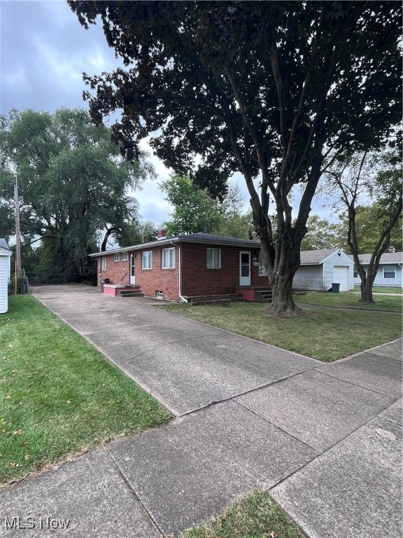 1678 Oakmont Lane, Sandusky, Ohio image 3