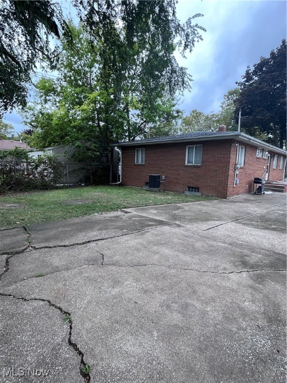 1678 Oakmont Lane, Sandusky, Ohio image 4