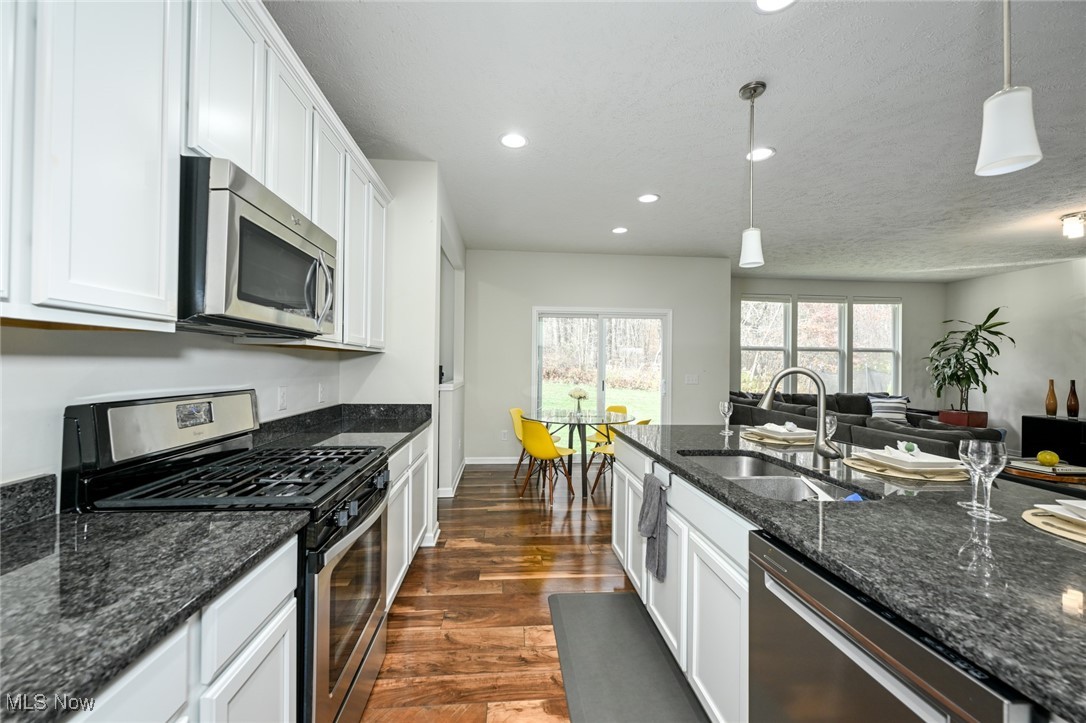 Hidden Lakes PUD Sub Ph 3b - Residential Lease