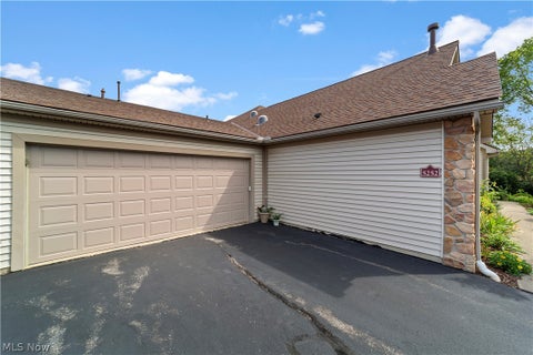 Tiny photo for 5252 Redford Drive, Brunswick, OH 44212 (MLS # 5240078)