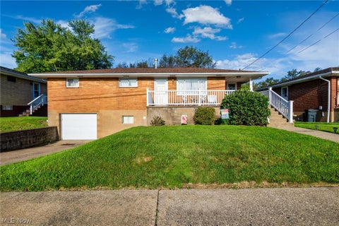 Homes For Sale - 605 Titus St Extension<br/> Hancock County, Weirton, WV 26062