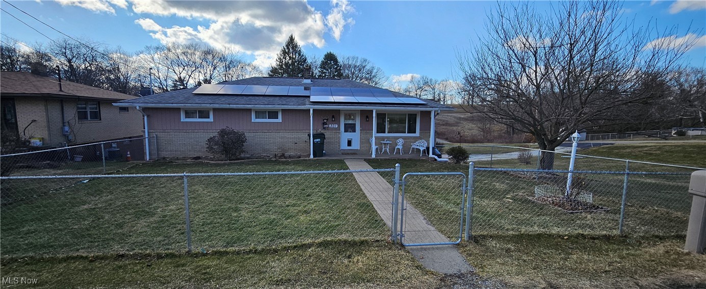 301 Frostview Drive, Wintersville, Ohio image 2