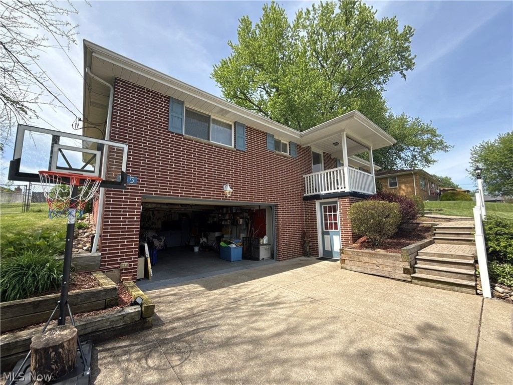 Photo of 135 Melinda Avenue, Wintersville, OH 43953 (MLS # 5204863)