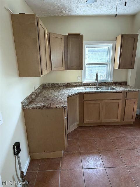 Tiny photo for 932 Vineshire Road, Cleveland Heights, OH 44121 (MLS # 5239634)