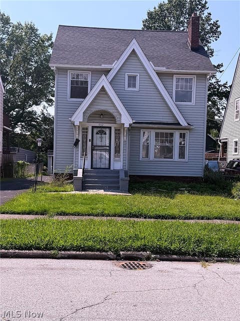 Photo of 932 Vineshire Road, Cleveland Heights, OH 44121 (MLS # 5239634)