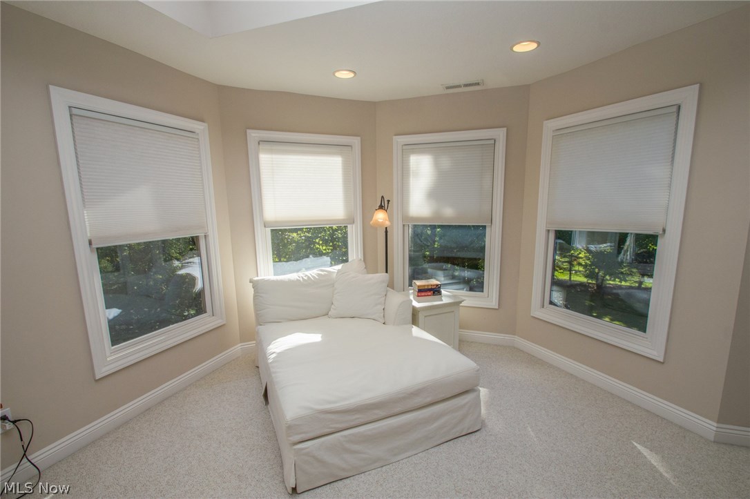 Red Tail 01 - Residential