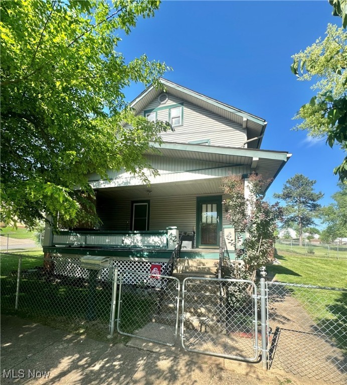 42 Colegate Drive, Marietta, Ohio image 1