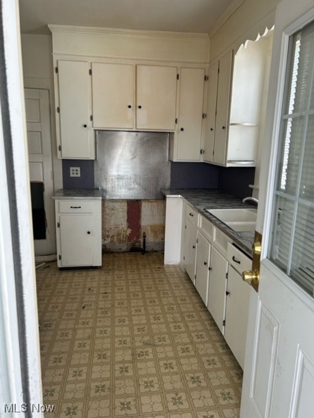 Photo of 501 Schiller Avenue, Akron, OH 44310 (MLS # 5168191)