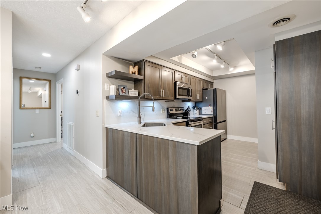 Villas At Mentor On The Lake Condo - Residential