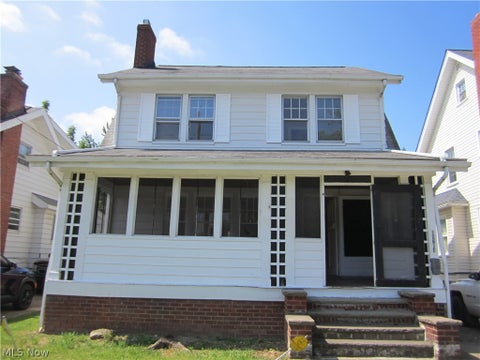 Homes For Sale - 18214 Windward Road<br/> Cuyahoga County, Cleveland, OH 44119