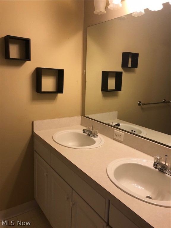 Hampton Bay Condo - Residential