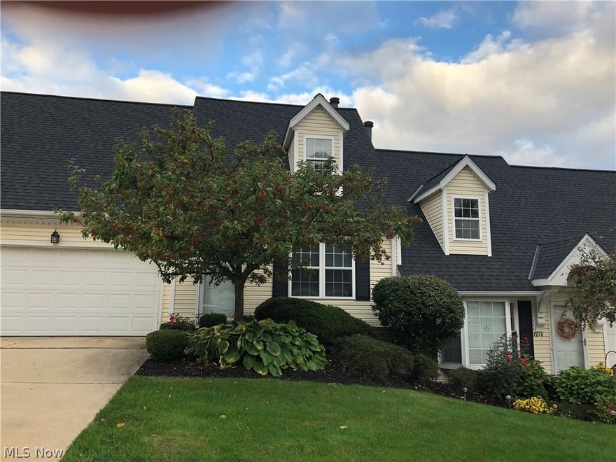 SECLUDED AND QUAINT HAMPTON BAY CONCORD CONDO JUST 25 MINUTES FROM DOWNTOWN CLEVELAND. VAULTED CEILINGS WELCOME YOU AS YOU ENTER THE MAIN FORMAL LIVING RM WITH GAS FIREPLACE. FULL KITCHEN ALL APPLIANCES WITH SPACIOUS DINING RM, 1ST FLOOR LAUNDRY NEWER WASHER & DRYER INCLUDED. FAMILY RM WITH SLIDER TO OUTDOOR PATIO. TWO FULL BATHS 1ST FLOOR MASTER BDRM 2ND FLOOR OFFERS SPACIOUS LOFT AND 2 BDRMS.