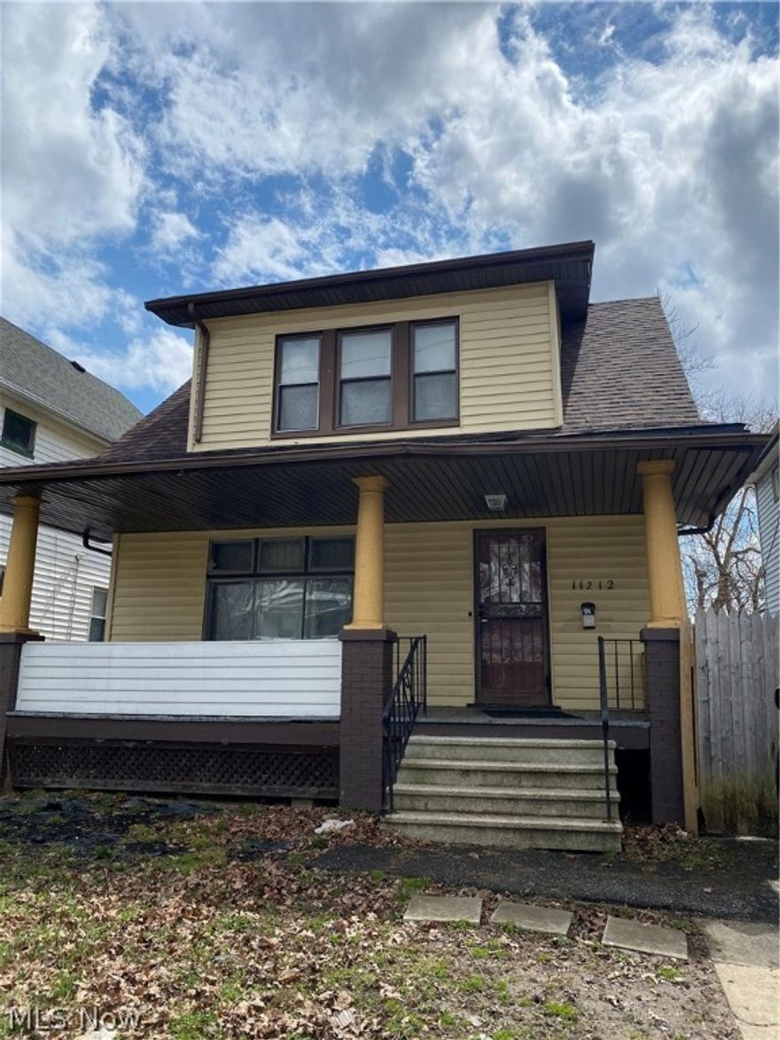 Investors special! Looking to start collecting rent soon as you close? Well, look no further, property management in place and currently tenant occupied. Tenant pays $900 per month. DO NOT DISTURB TENANTS! Please direct all questions to listing agent not tenants. Showings scheduled upon accepted offer.